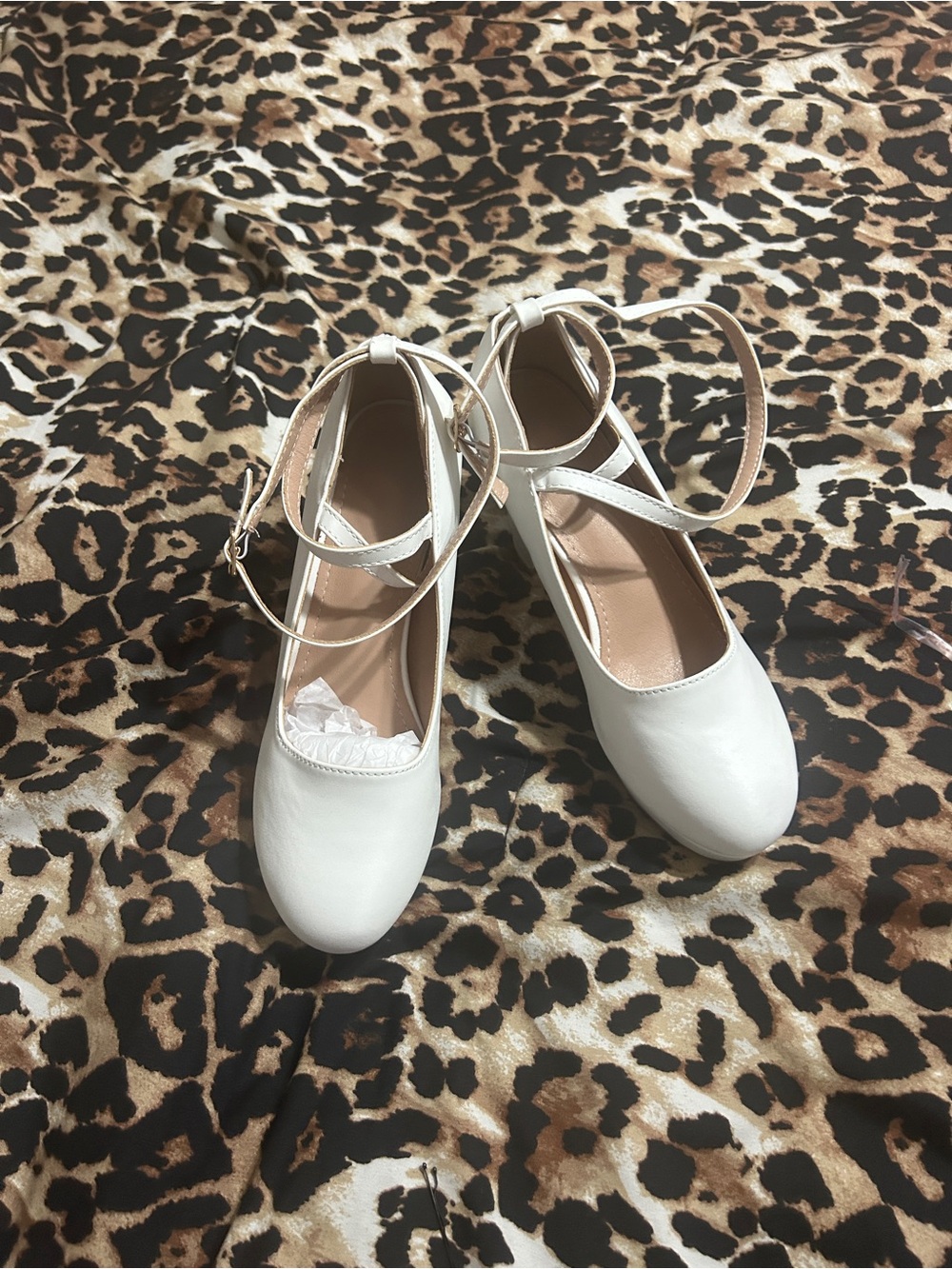 Women’s white  Round-Toe Ankle Strap Heels